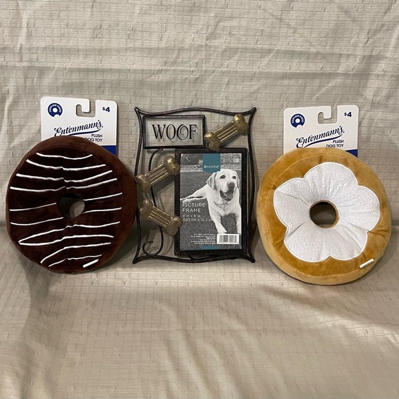 Dog Donut Squeaker Toy Set & Dog Bone Picture Frame - Picture 1 of 2